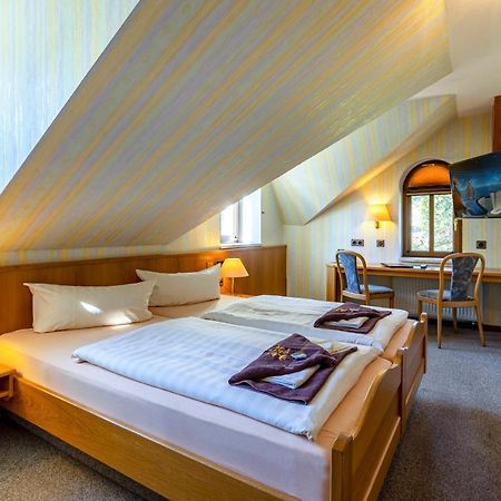 Hotel Zur Post Schoenheide Bagian luar foto