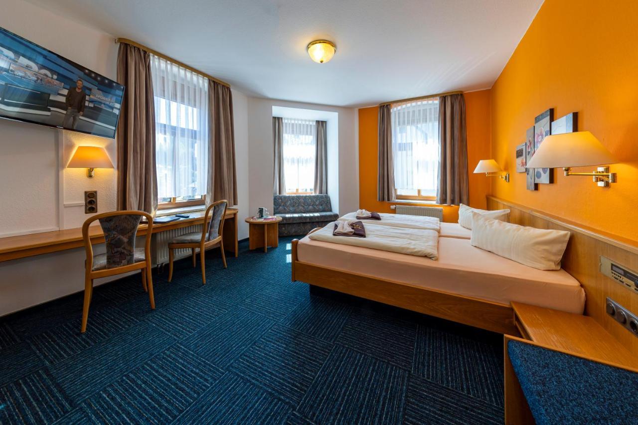 Hotel Zur Post Schoenheide Bagian luar foto