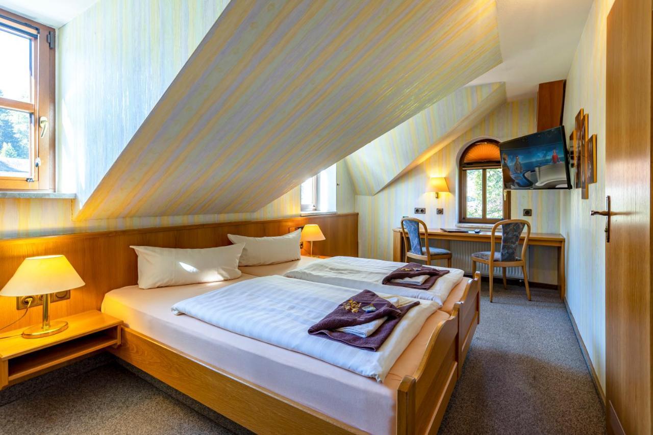 Hotel Zur Post Schoenheide Bagian luar foto