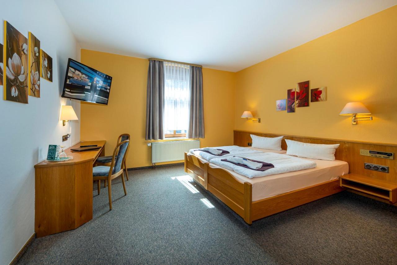 Hotel Zur Post Schoenheide Bagian luar foto