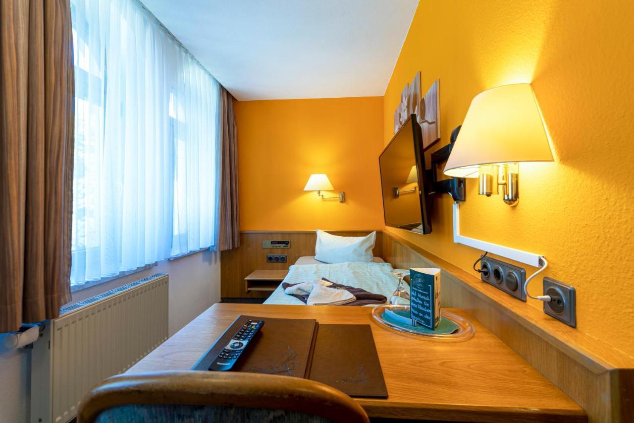 Hotel Zur Post Schoenheide Bagian luar foto